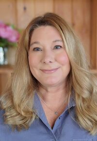 Lisa Steele Headshot