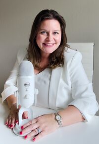 Michelle Glogovac headshot - Tips To Become The Most Sought-After Podcast Guest with Michelle Glogovac - Episode 279